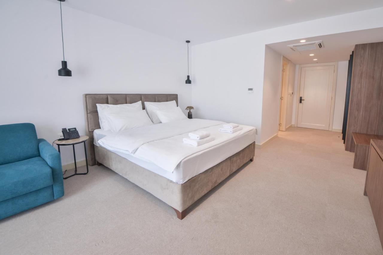 Hotel Riva Budva Luaran gambar