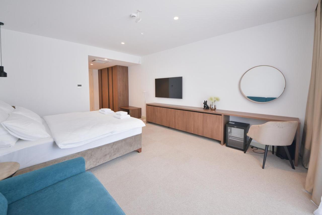 Hotel Riva Budva Luaran gambar